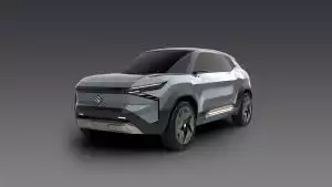Futuristisches Suzuki Elektrofahrzeug-Konzept in grauem Design.