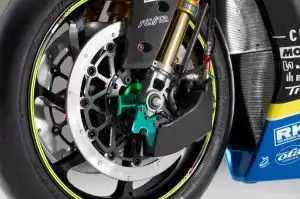 Detailansicht einer Suzuki Motorrad-Bremsscheibe mit sportlichem Design