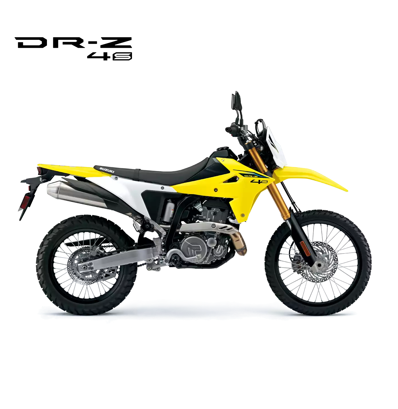 Gelbes Suzuki Motorrad DR-Z4S, Seitenansicht, auf weißem Hintergrund.