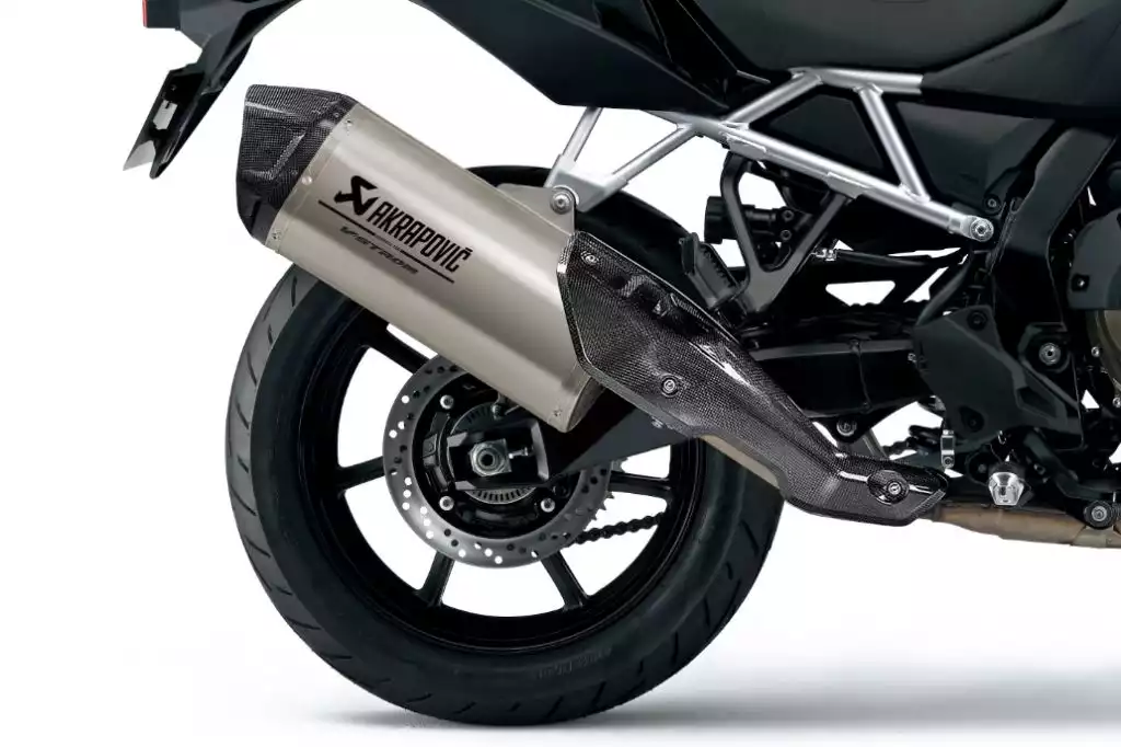 Kunststoff-Topcase 56 L, Kit für Suzuki V-Strom 800, bietet viel Stauraum für lange Touren und Gepäck.