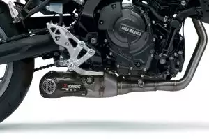Nahaufnahme der GSX-8S Power Edition mit Akrapovic Komplettanlage