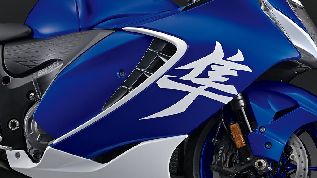 Seitenansicht der Hayabusa mit exklusiver Lackierung in Pearl Vigor Blue