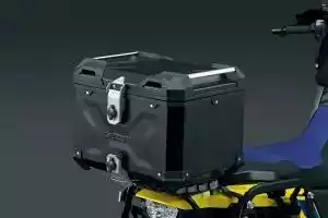 Aluminium-Topcase 38L in Schwarz, Kit für Suzuki Motorräder, bietet robusten, wetterfesten Stauraum für Abenteuer.