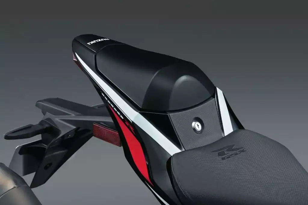 Sportliche Soziusabdeckung für Suzuki GSX-R1000R verwandelt das Bike in einen schnellen Einsitzer.